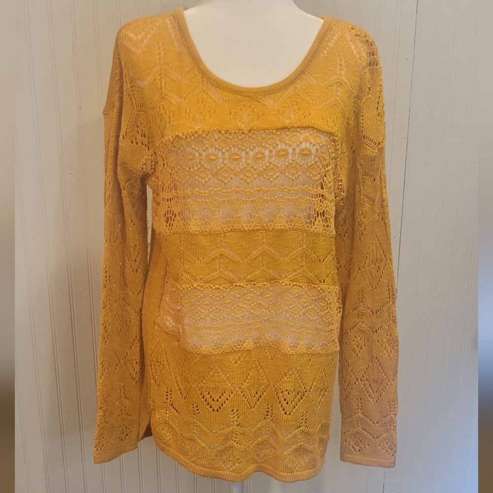 By design size lg yellow knit and laced tunic